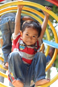 As a explain on my previous post, I'm always stunning to shot kids on playing, they are magic!