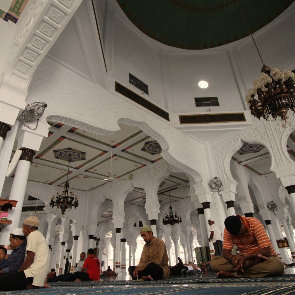 Suasana Dzuhur di Bulan Ramadan di Mesjid Baiturrahman Banda Aceh
